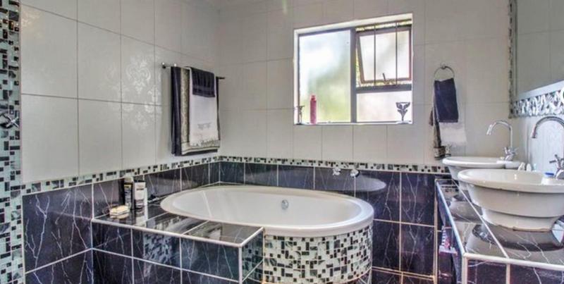 4 Bedroom Property for Sale in Bredell Gauteng