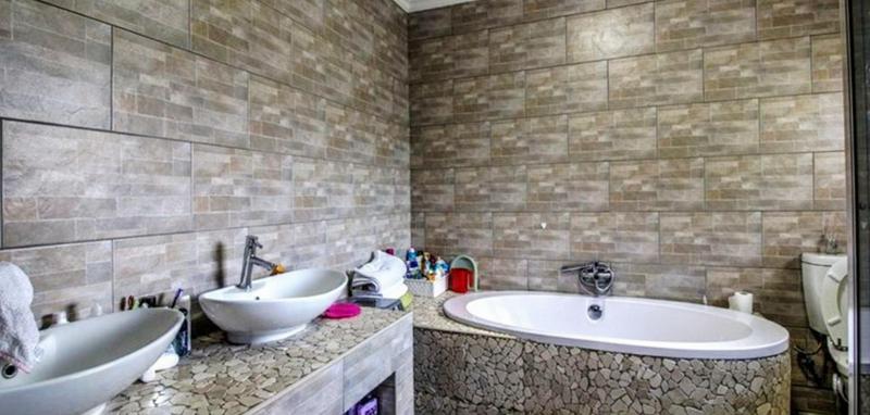 4 Bedroom Property for Sale in Bredell Gauteng