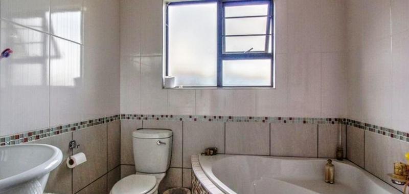 4 Bedroom Property for Sale in Bredell Gauteng