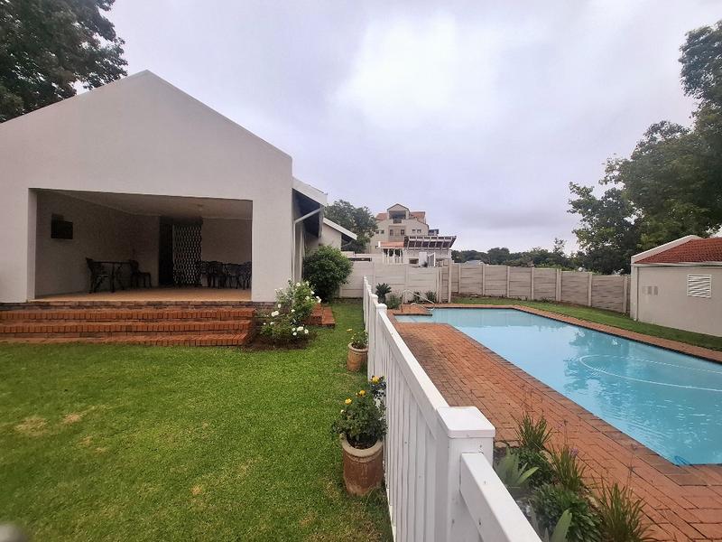 2 Bedroom Property for Sale in Bryanston Gauteng