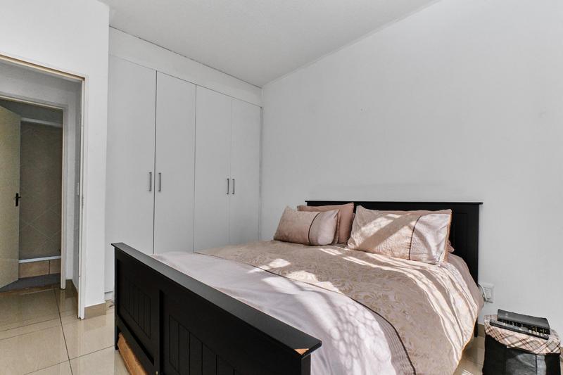 1 Bedroom Property for Sale in Lonehill Gauteng