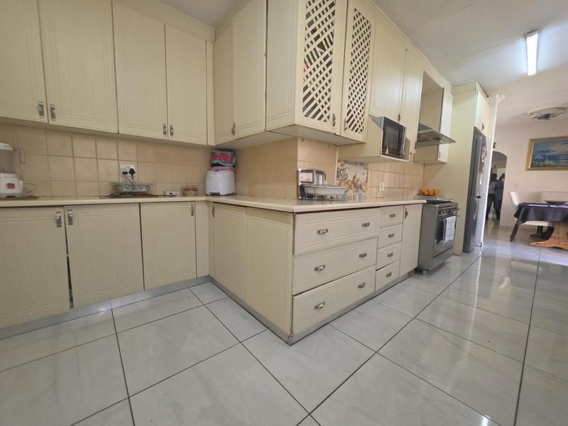 4 Bedroom Property for Sale in Albertsdal Gauteng
