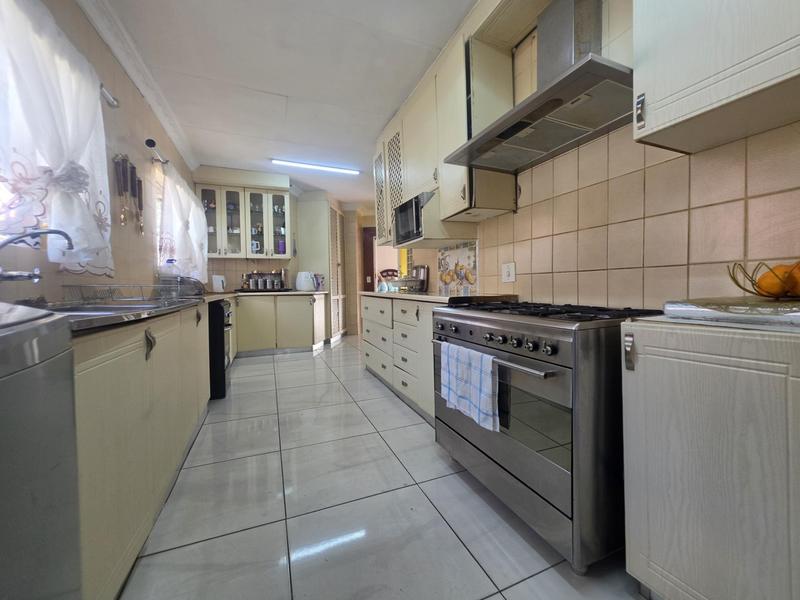 4 Bedroom Property for Sale in Albertsdal Gauteng