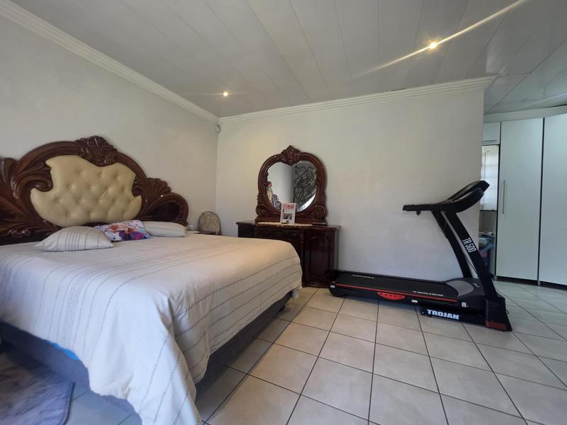 4 Bedroom Property for Sale in Albertsdal Gauteng