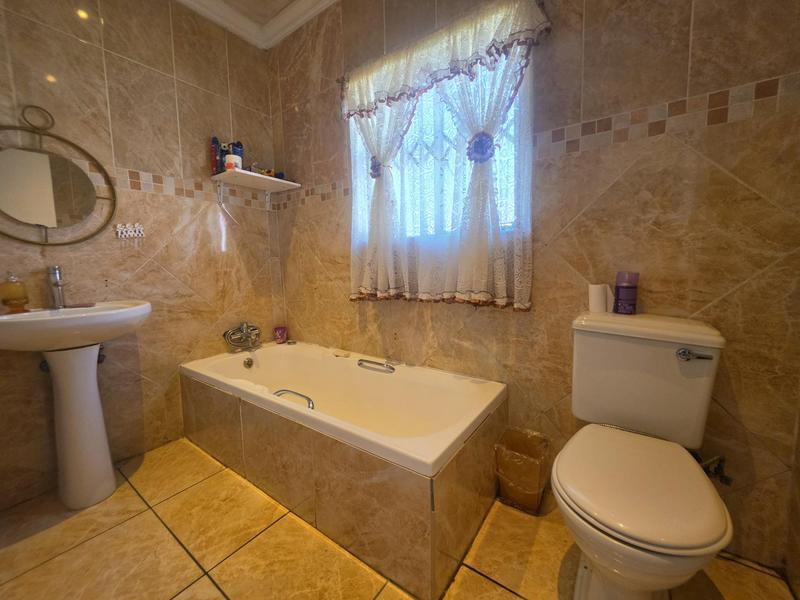 4 Bedroom Property for Sale in Albertsdal Gauteng