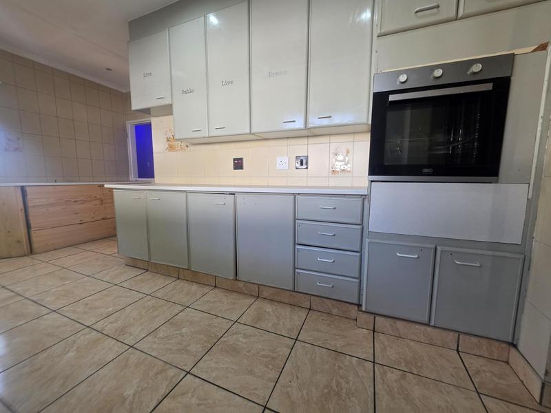 3 Bedroom Property for Sale in Brackendowns Gauteng