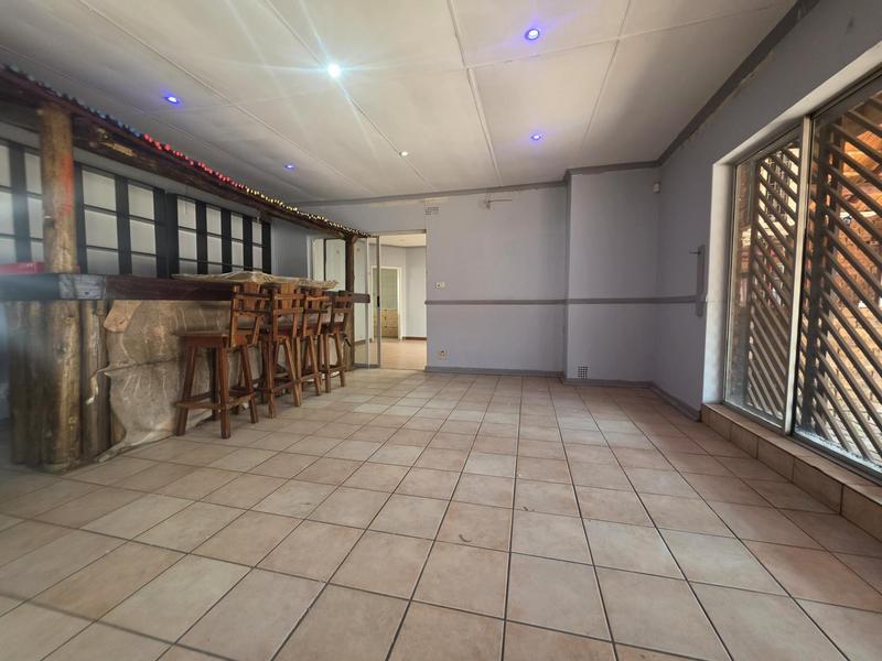 3 Bedroom Property for Sale in Brackendowns Gauteng
