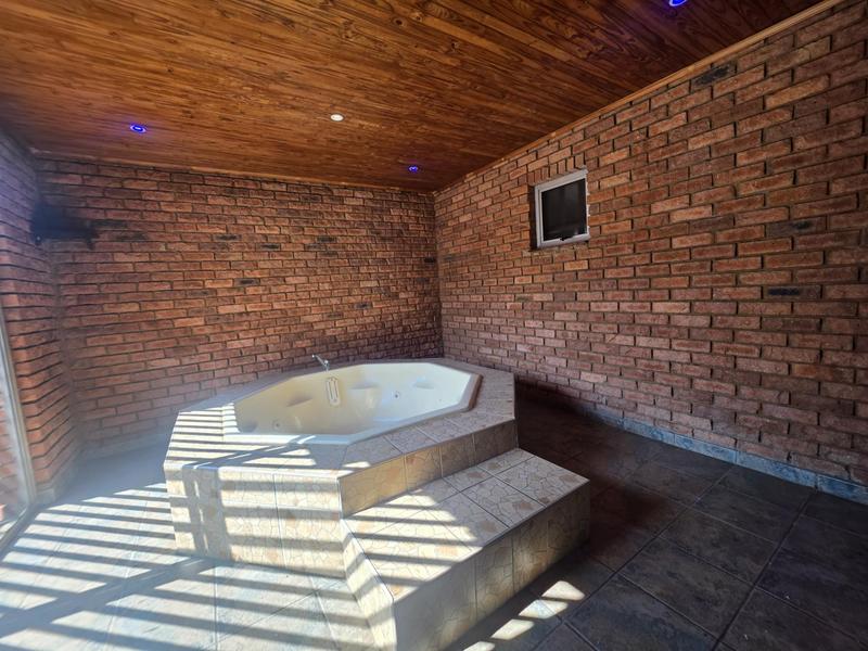 3 Bedroom Property for Sale in Brackendowns Gauteng