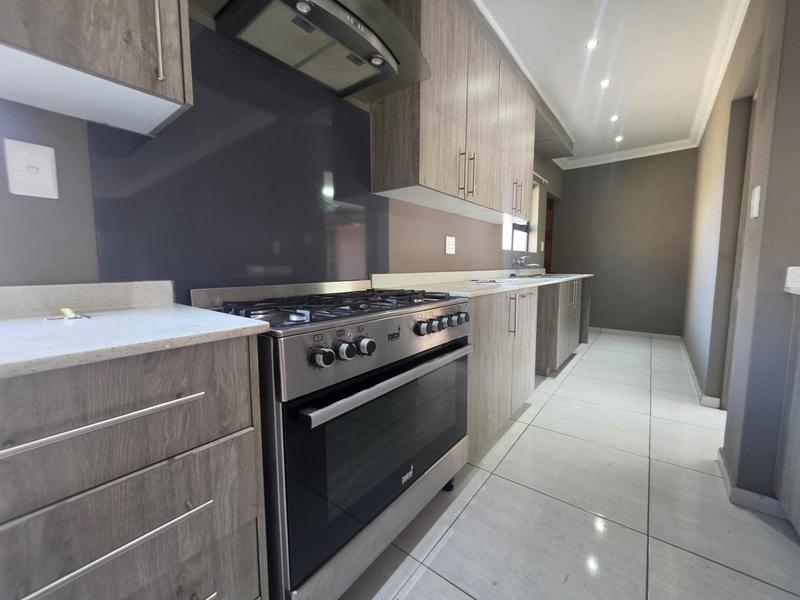 3 Bedroom Property for Sale in Brackenhurst Gauteng