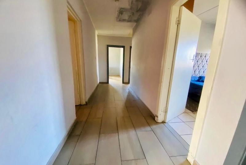 4 Bedroom Property for Sale in Vanderbijlpark CW 5 Gauteng