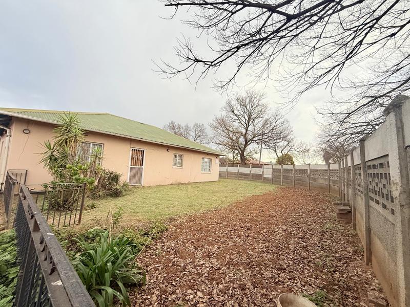 4 Bedroom Property for Sale in Vanderbijlpark CW 5 Gauteng