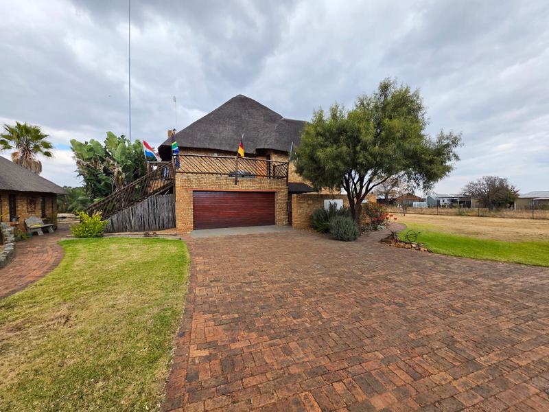 7 Bedroom Property for Sale in Mooilande Gauteng