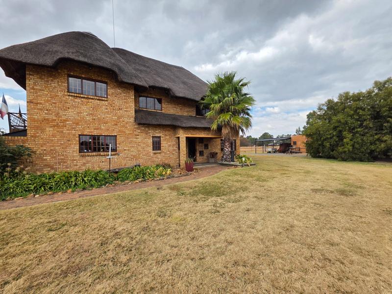 7 Bedroom Property for Sale in Mooilande Gauteng