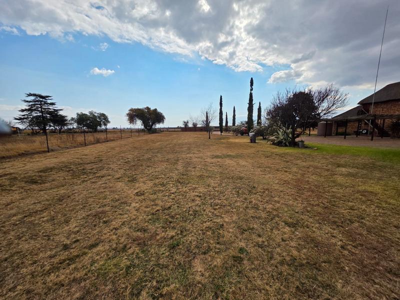 7 Bedroom Property for Sale in Mooilande Gauteng