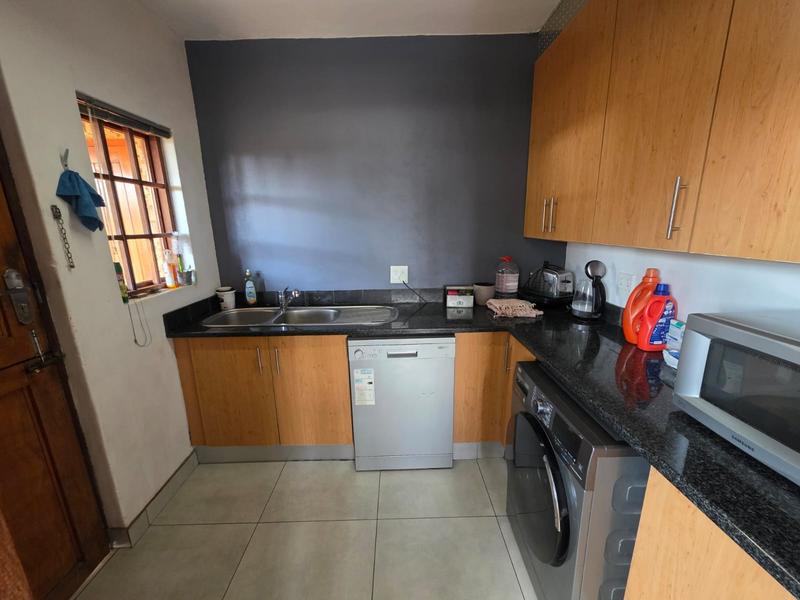 7 Bedroom Property for Sale in Mooilande Gauteng