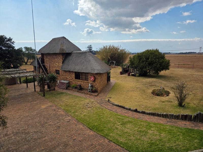 7 Bedroom Property for Sale in Mooilande Gauteng