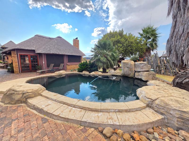 7 Bedroom Property for Sale in Mooilande Gauteng
