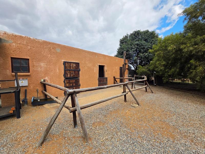 7 Bedroom Property for Sale in Mooilande Gauteng