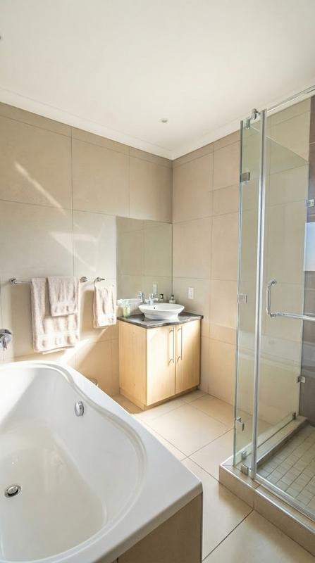 To Let 2 Bedroom Property for Rent in Sandown Gauteng