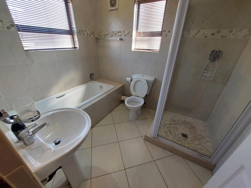 3 Bedroom Property for Sale in Vanderbijlpark SE 8 Gauteng