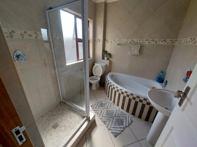 3 Bedroom Property for Sale in Vanderbijlpark SE 8 Gauteng