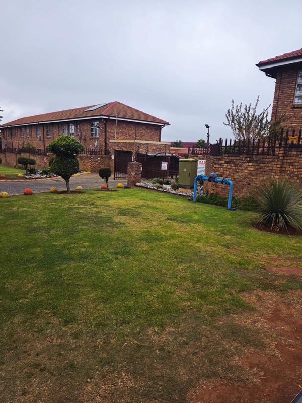 2 Bedroom Property for Sale in Birchleigh Gauteng