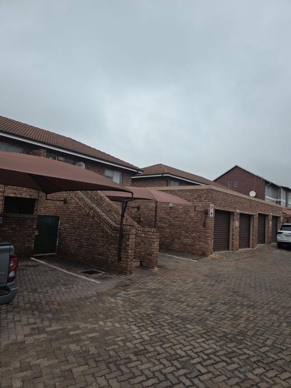 2 Bedroom Property for Sale in Birchleigh Gauteng