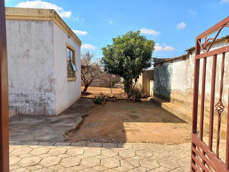 2 Bedroom Property for Sale in Lotus Gardens Gauteng