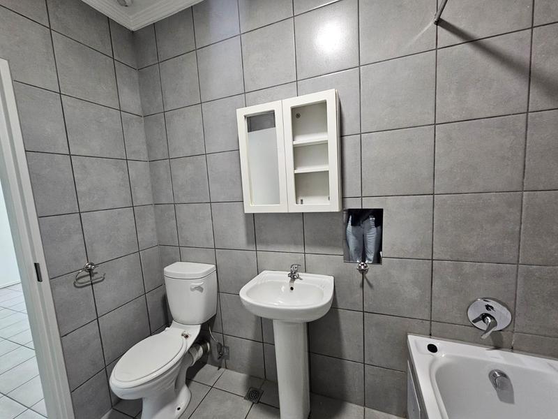 To Let 2 Bedroom Property for Rent in Florida Gauteng
