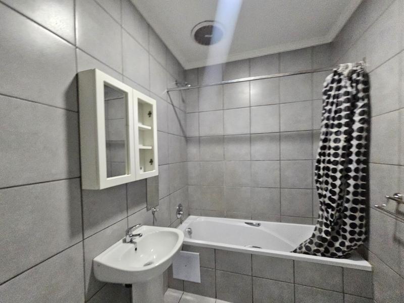 To Let 2 Bedroom Property for Rent in Florida Gauteng