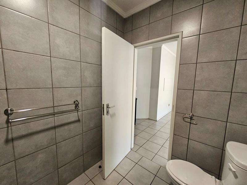 To Let 2 Bedroom Property for Rent in Florida Gauteng