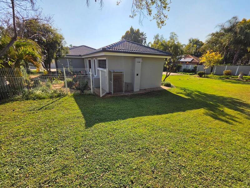 To Let 4 Bedroom Property for Rent in Six Fountains Estate Gauteng