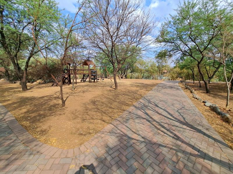 To Let 4 Bedroom Property for Rent in Six Fountains Estate Gauteng