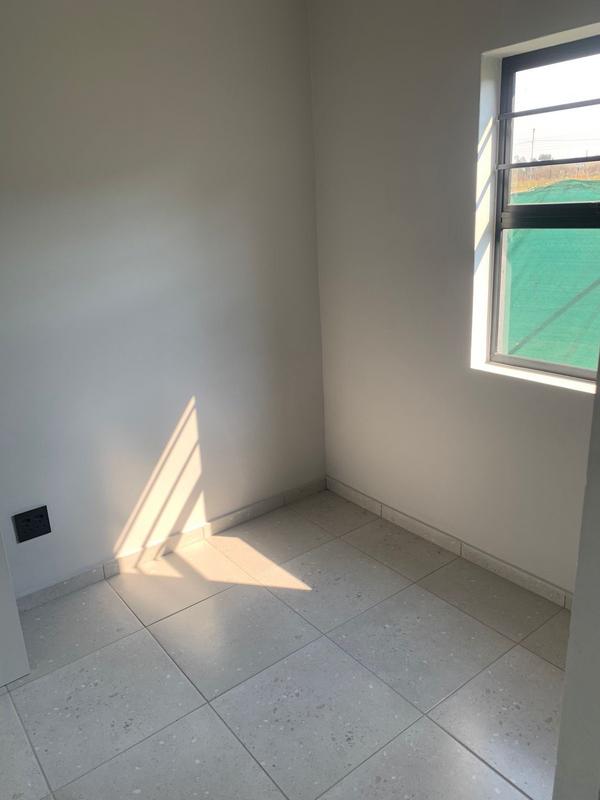 To Let 2 Bedroom Property for Rent in Fleurhof Gauteng