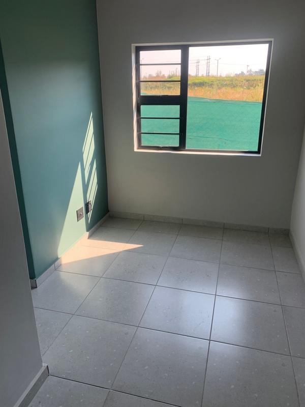 To Let 2 Bedroom Property for Rent in Fleurhof Gauteng