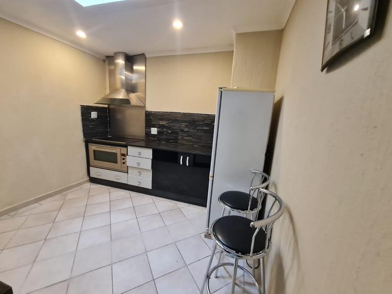 To Let 1 Bedroom Property for Rent in Roodekrans Gauteng