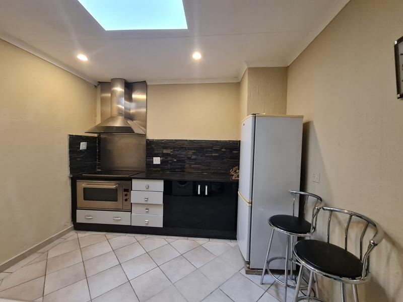 To Let 1 Bedroom Property for Rent in Roodekrans Gauteng