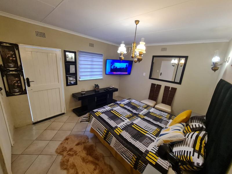 To Let 1 Bedroom Property for Rent in Roodekrans Gauteng