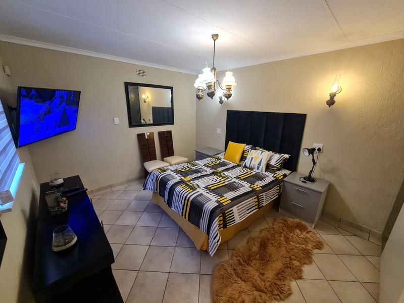 To Let 1 Bedroom Property for Rent in Roodekrans Gauteng