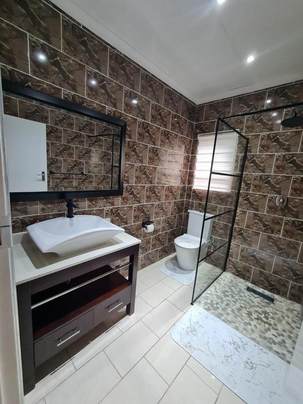 To Let 1 Bedroom Property for Rent in Roodekrans Gauteng