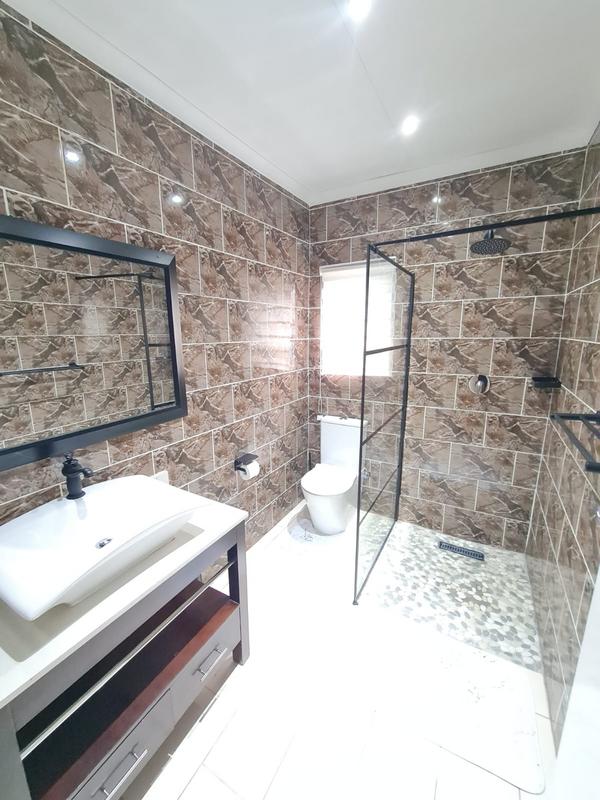 To Let 1 Bedroom Property for Rent in Roodekrans Gauteng