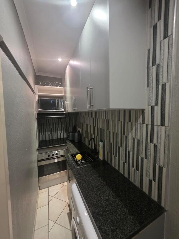 To Let 1 Bedroom Property for Rent in Roodekrans Gauteng