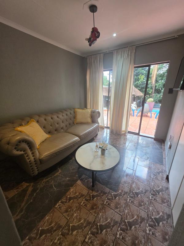To Let 1 Bedroom Property for Rent in Roodekrans Gauteng