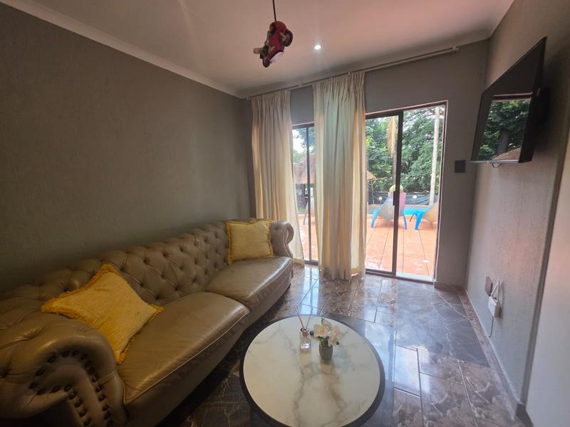 To Let 1 Bedroom Property for Rent in Roodekrans Gauteng