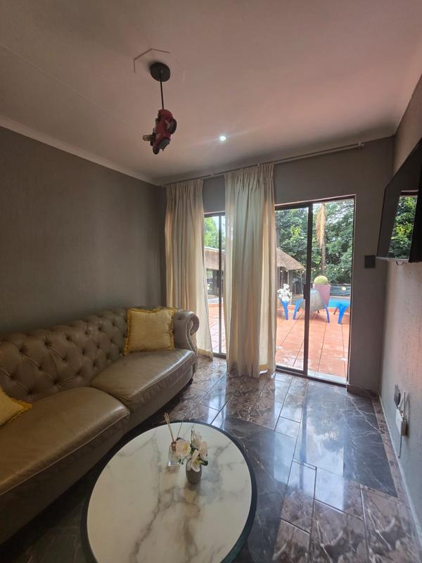 To Let 1 Bedroom Property for Rent in Roodekrans Gauteng