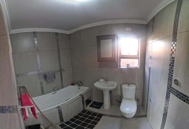 3 Bedroom Property for Sale in Amberfield Valley Gauteng