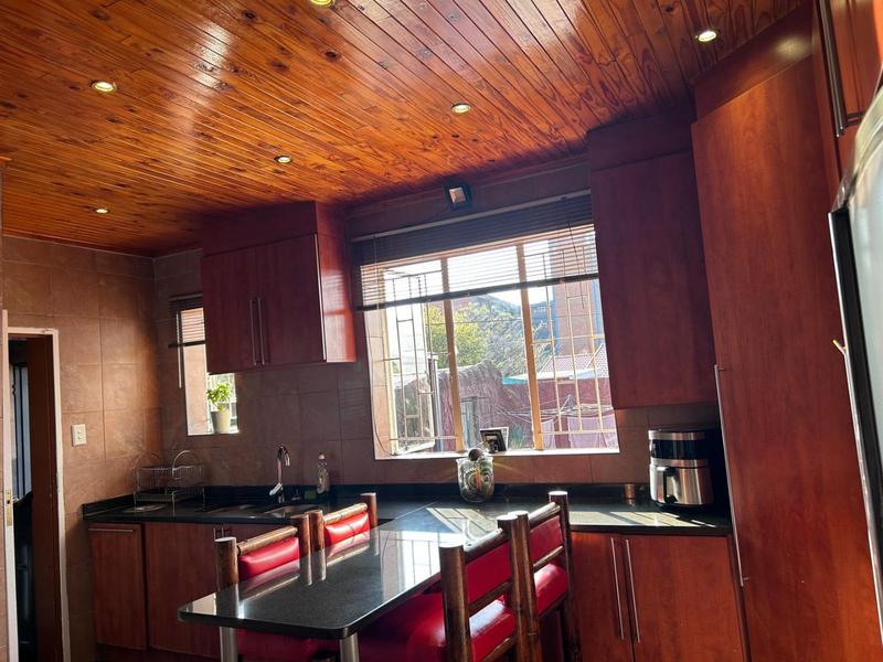4 Bedroom Property for Sale in Kwaggasrand Gauteng