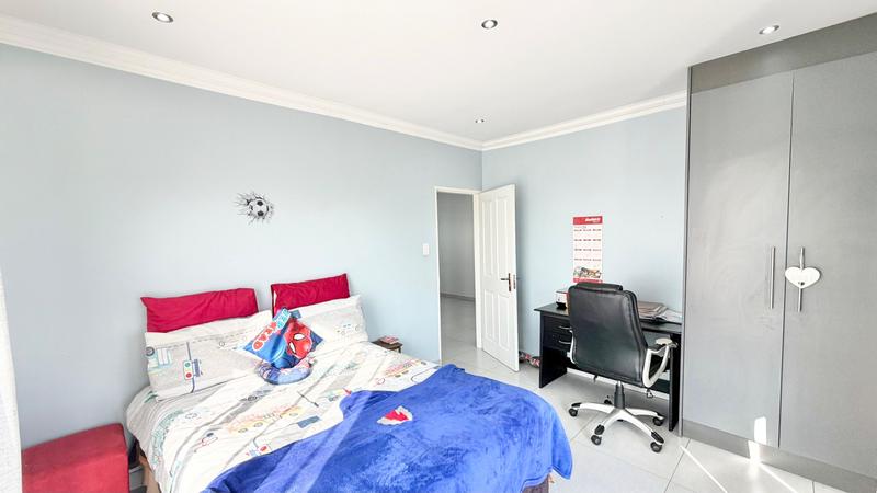 4 Bedroom Property for Sale in Summerfields Estate Gauteng