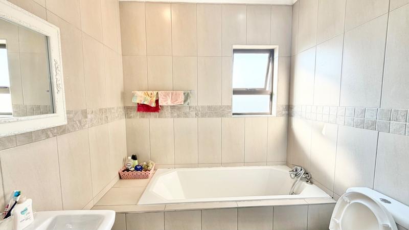 4 Bedroom Property for Sale in Summerfields Estate Gauteng