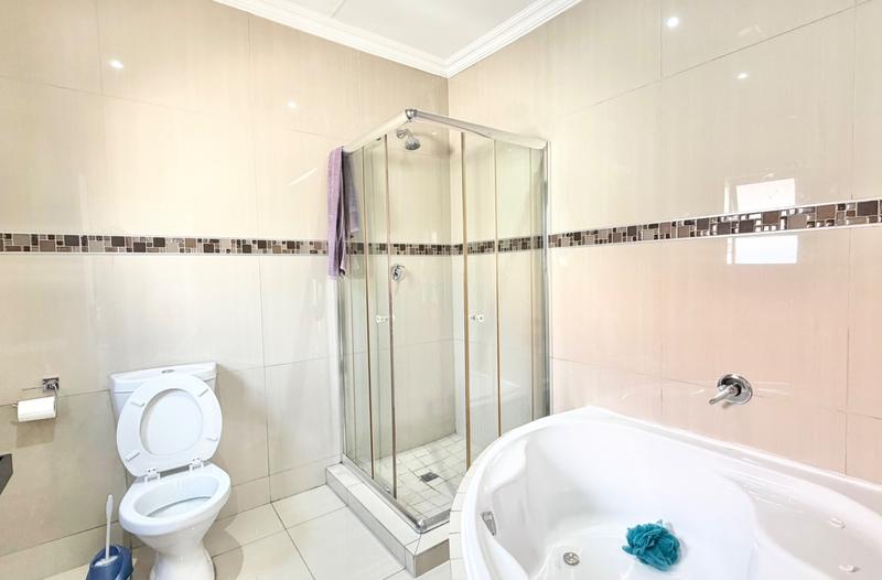 4 Bedroom Property for Sale in Summerfields Estate Gauteng